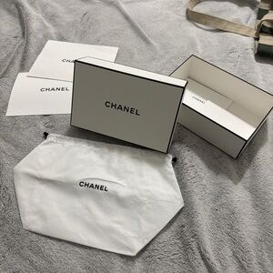 CHANEL White Packaging Set
